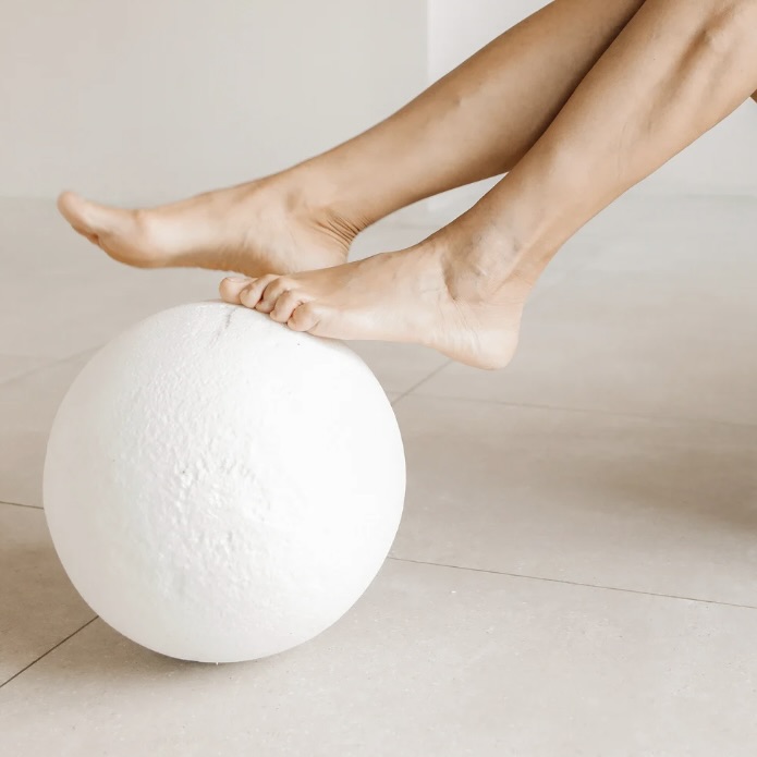 【放置すると危険？】夏のむくみを撃退！おすすめ解消法をチェック