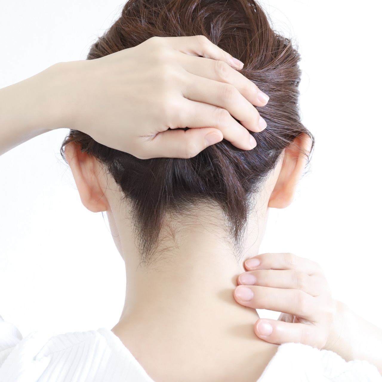 【一気に垢抜け】WAX脱毛初心者にもおすすめ！うなじビフォーアフター