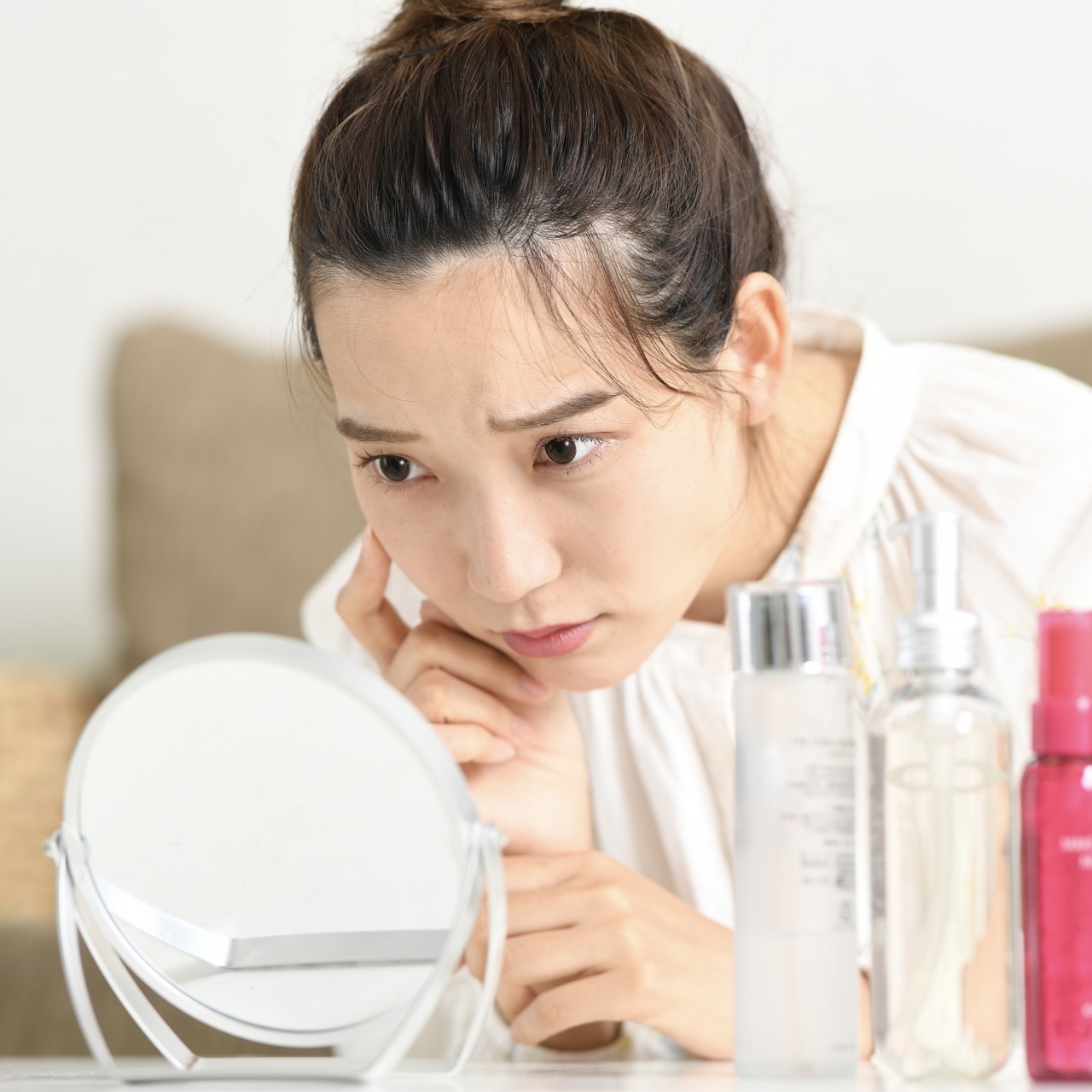 【ポツポツ毛穴、なんとかしたい】毛穴のお悩みまとめて解消！おすすめケア３つ