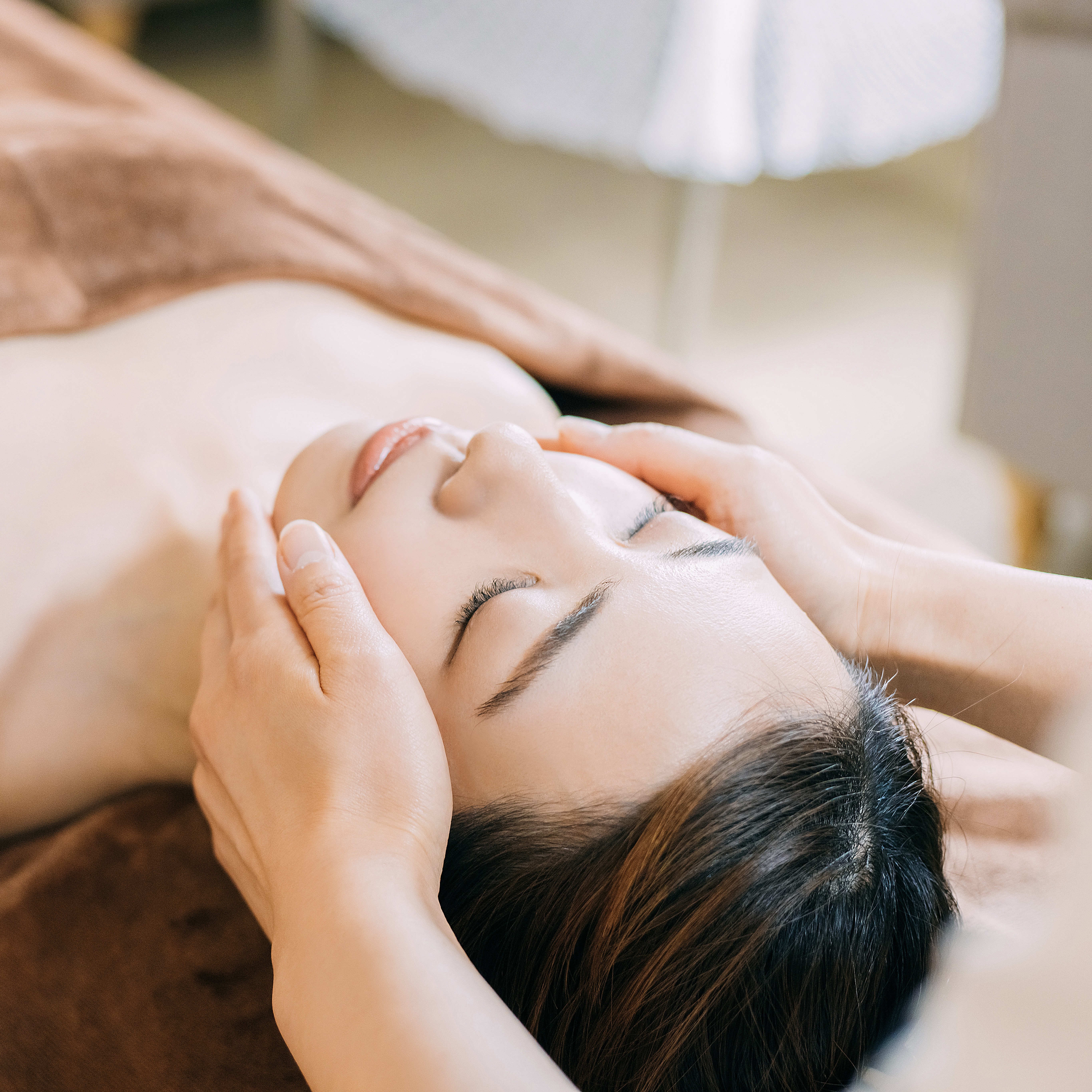 【連休は自分にご褒美】サロンだからできる集中ケアで肌悩み解決！